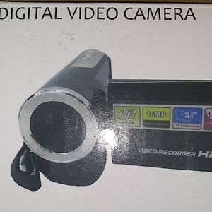 Digital video camera